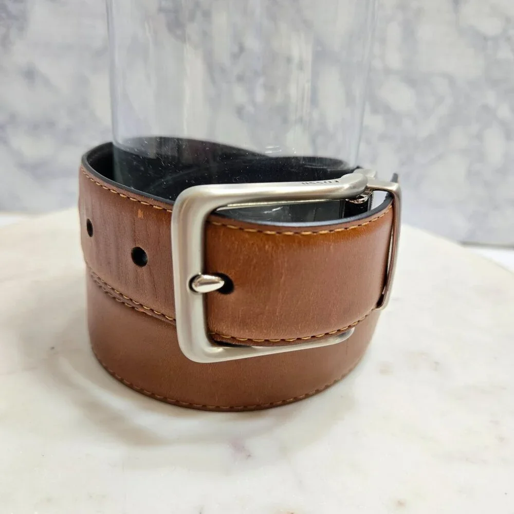 Fossil Mens Brown‎ Leather Belt Size 35 Silver Buckle Casual Preppy Neutral